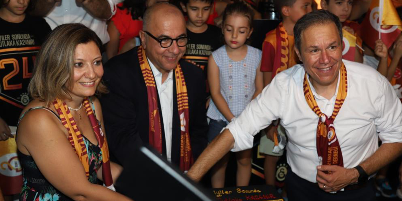 Galatasaray’ın şampiyonluğu Kuşadası’nda muhteşem bir geceyle kutlandı