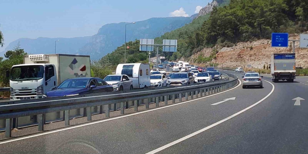 Kaza sonrası Sakar rampasında 5 kilometre kuyruk oluştu