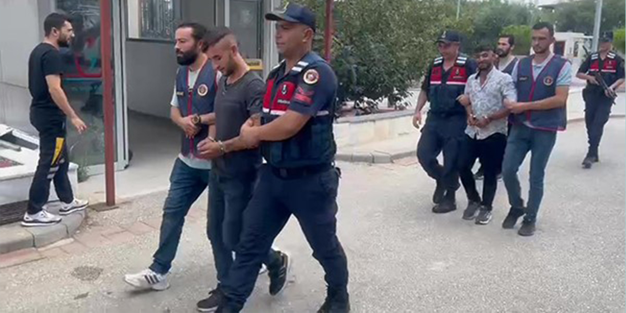 Bu defa jandarma  ‘yapıştır’dı
