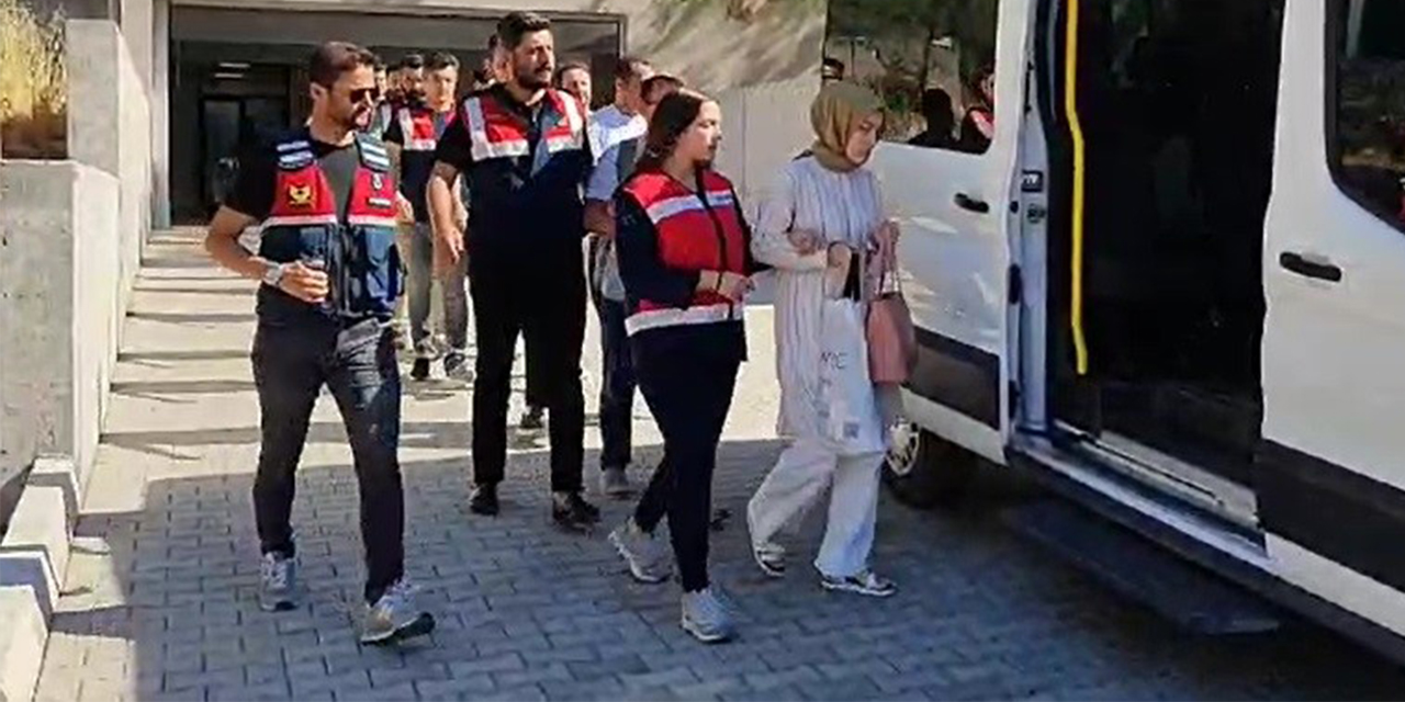 ABD bayraklı tekneyle kaçarken yakalanmışlardı, 6 FETÖ üyesi tutuklandı