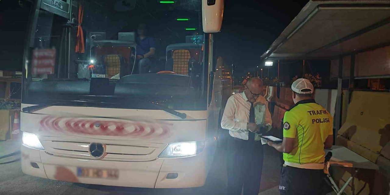 Denizli emniyeti yolcu otobüslerini denetledi