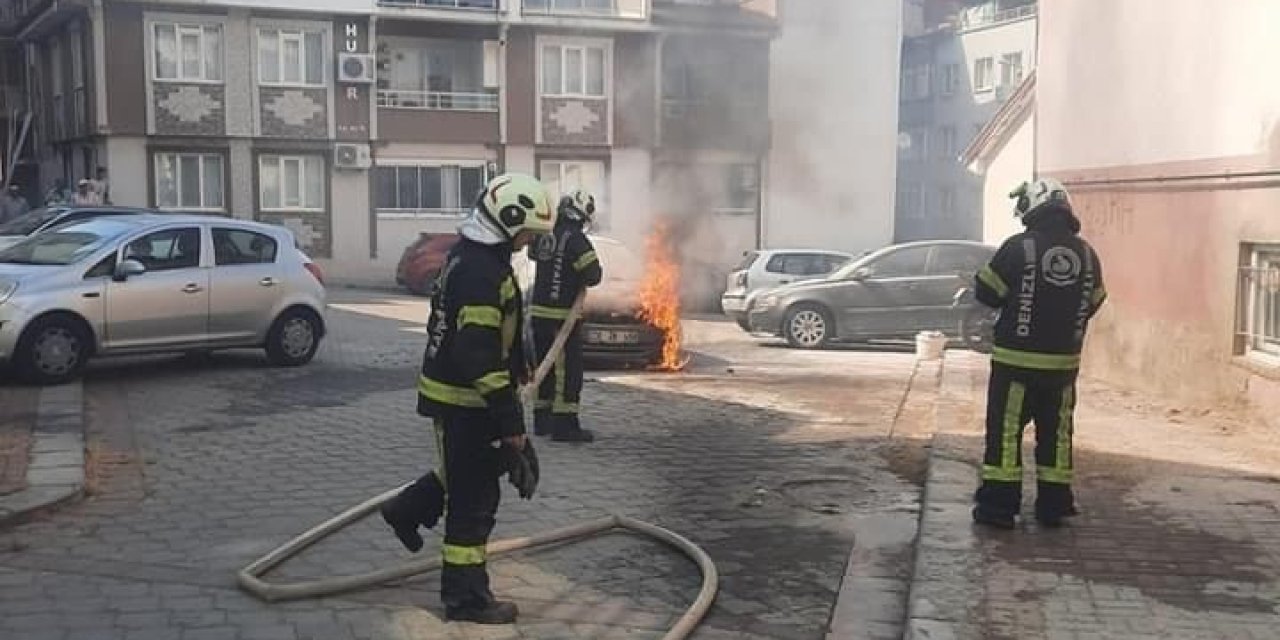 Park halindeki araçta yangın çıktı
