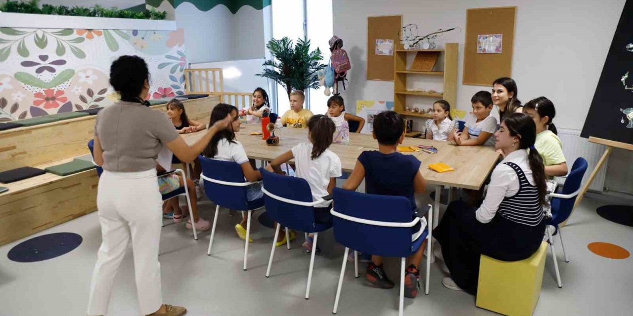Drama atölyesi çocukların gelişimine katkı sağlıyor