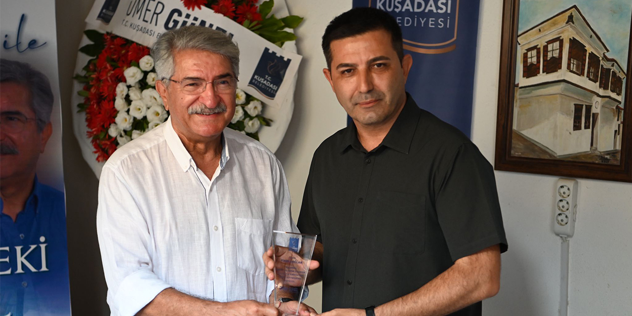 Eski Devlet Bakanı Fikri Sağlar:  “Kuşadası Başkan Ömer Günel vizyonu ile kültür sanat kenti oldu”