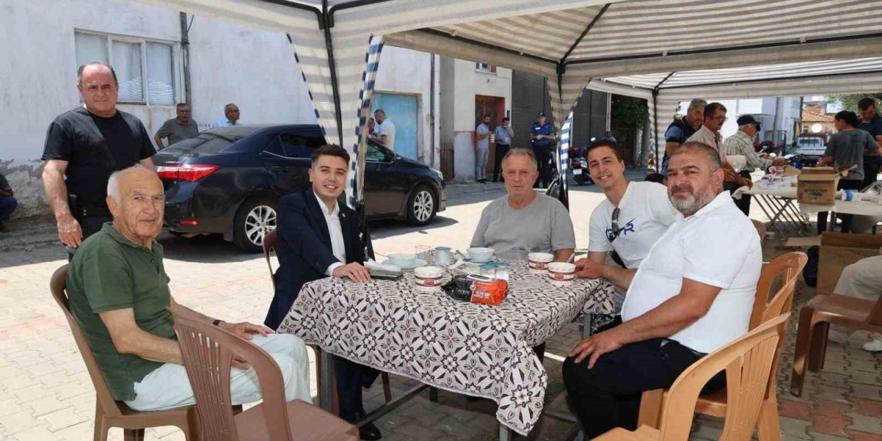 Karacasu Kaymakamı Gündoğdu, aşure hayrına katıldı