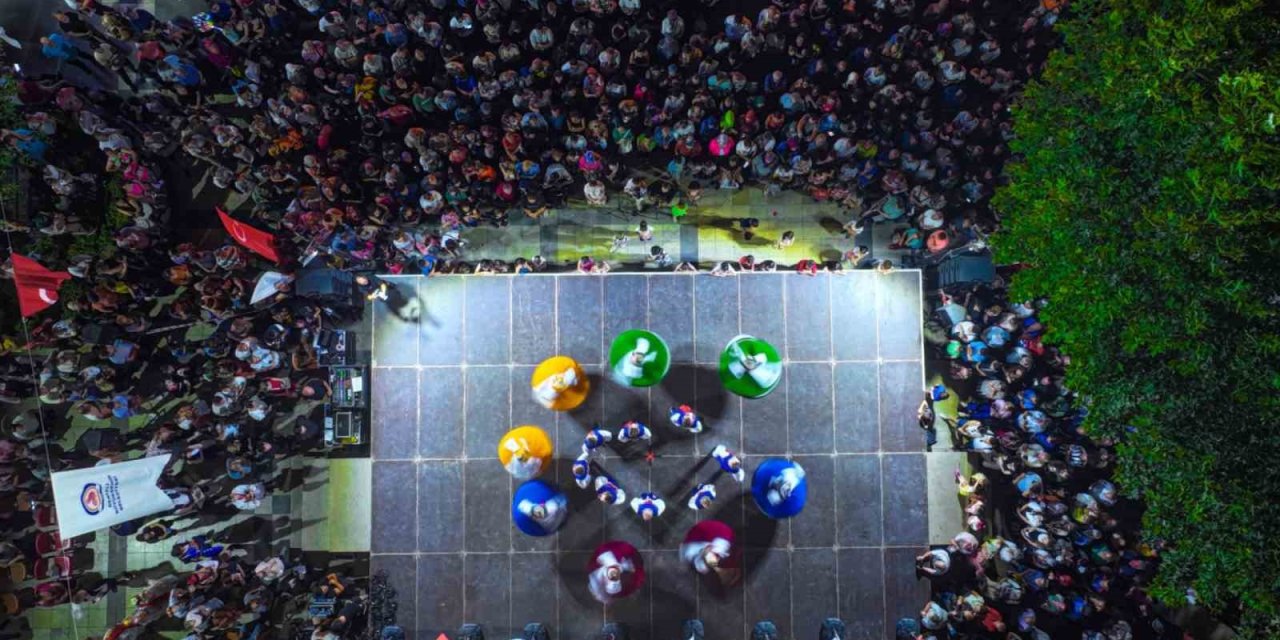 Halk dansları rüzgarı Denizli’yi sardı