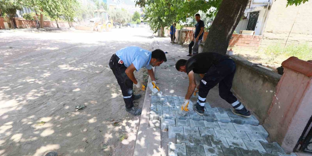 Selçuk Eşref Arna’da yol yenileme çalışmaları başladı