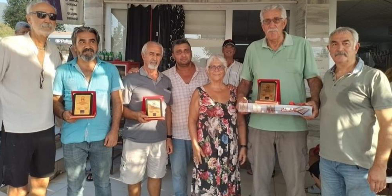 Güzelçamlı’da tavla heyecanı: Şampiyonlar belli oldu