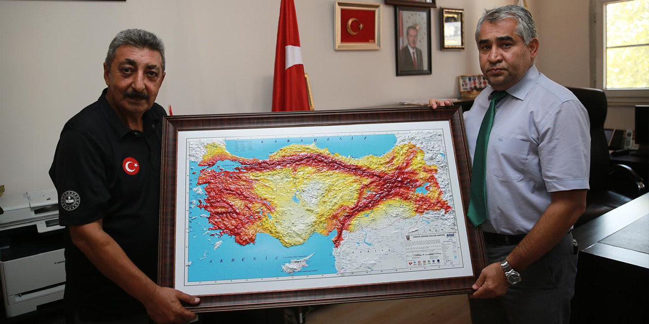 Rektör Kent, AFAD İl Müdürlüğünü ziyaret etti