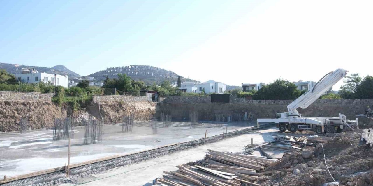 Başkan Mandalinci, Yalıkavak pazaryeri çalışmalarını inceledi