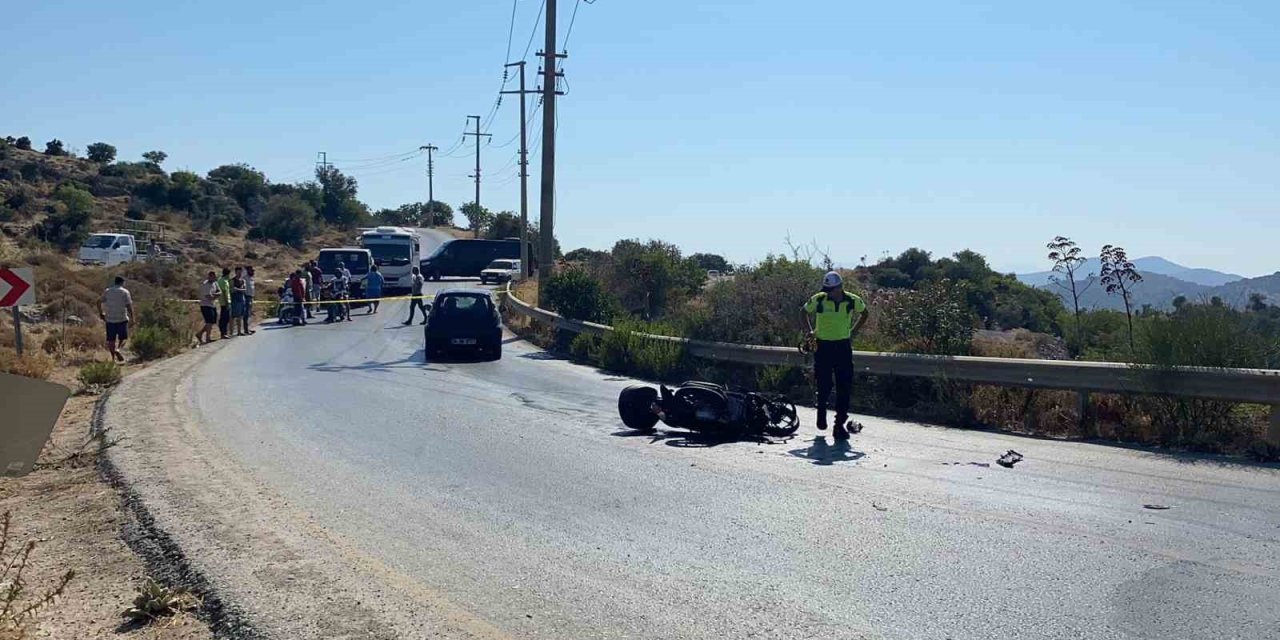 Otomobil ve motosiklet kafa kafaya çarpıştı: 1 ölü