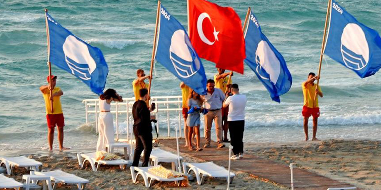 Dünyaca ünlü Ilıca Plajı’na üst üste 5. kez mavi bayrak