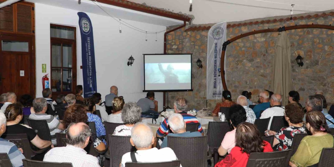 Büyükşehir Belediyesi 100 Yaş Evinde yazlık sinema günleri