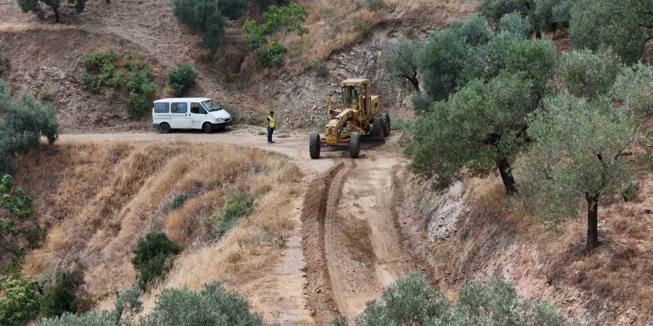 Aydın Büyükşehir Belediyesi kırsal mahallerde yol çalışmalarını sürdürüyor