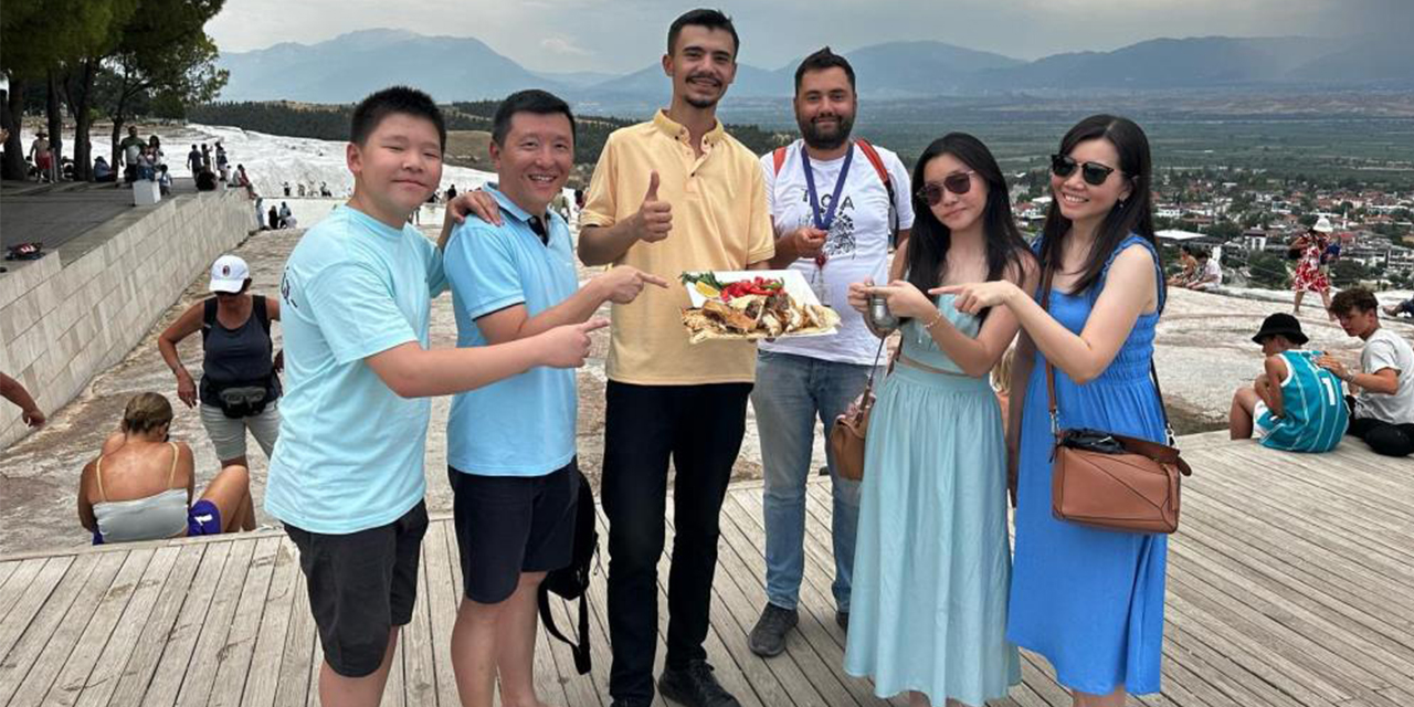 Pamukkale’nin eşsiz güzelliğinde ilk kez kebapla tanıştılar