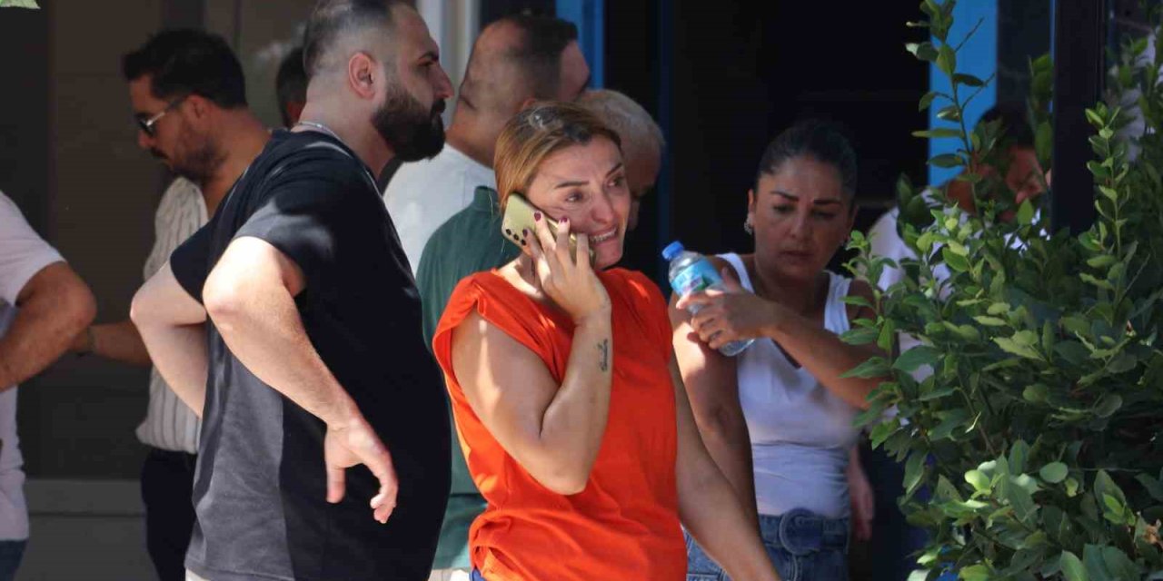 Sendika binasında korkutan yangın: Çalışanlar canlarını zor kurtardı