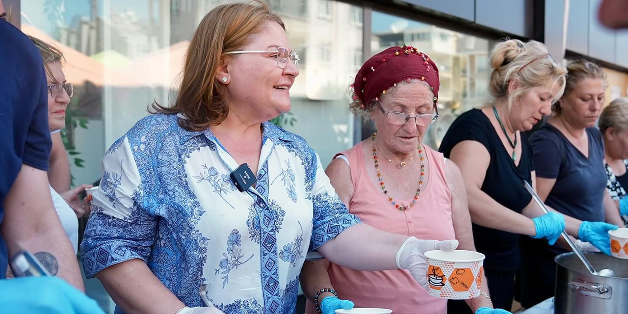 Başkan Gençay, CHP Didim İlçe Başkanlığının aşure ikramına katıldı