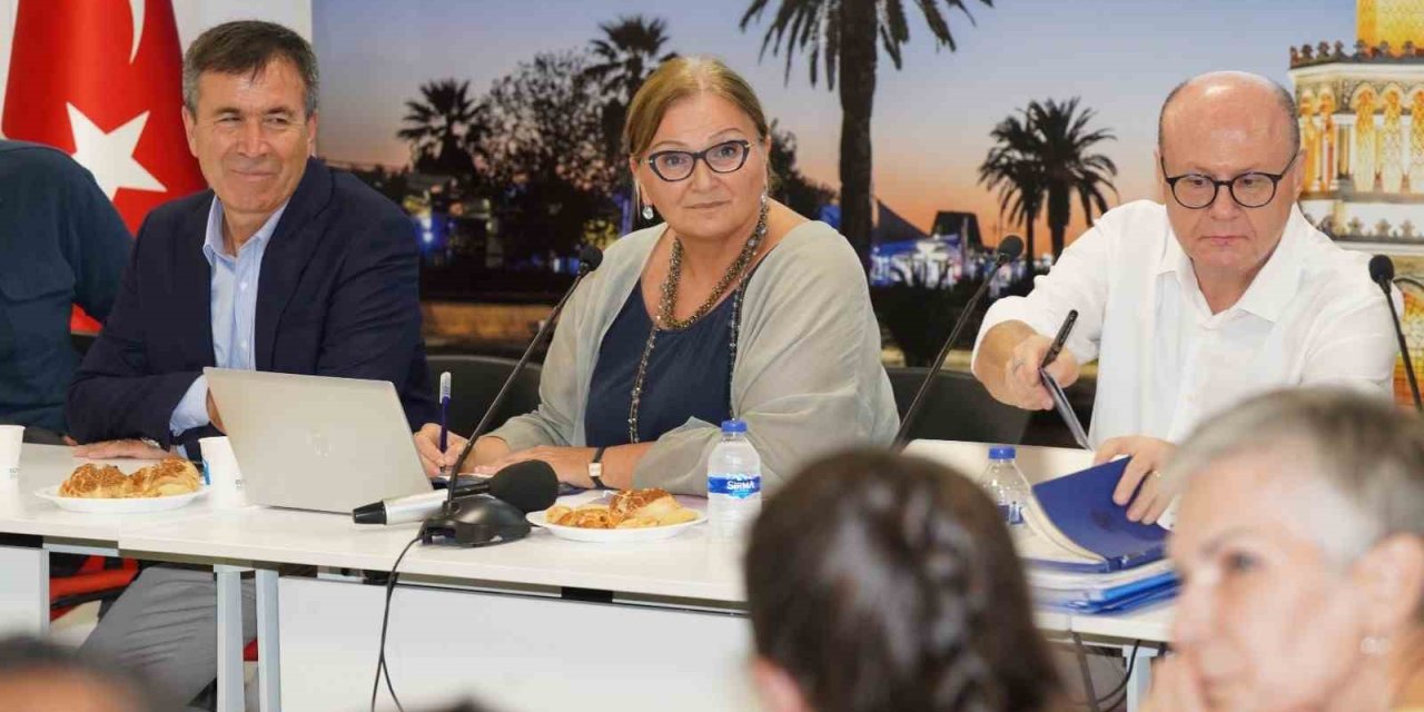 İzmir’de başıboş sokak hayvanları için eylem planı hazırlanıyor