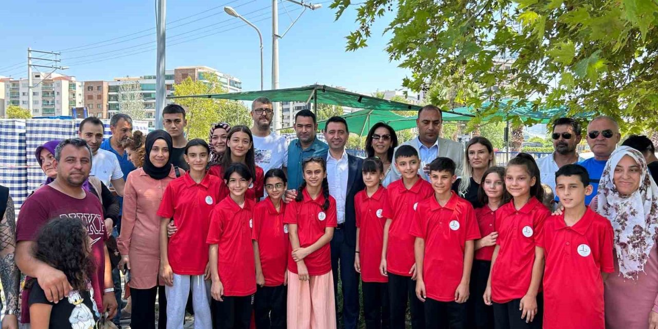 Bayraklılı sporcular Sivas’tan dereceyle döndü