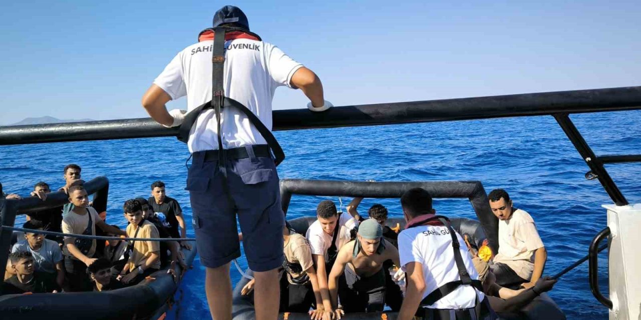 Datça’da Yunanistan’ın geri ittiği 30 düzensiz göçmen kurtarıldı