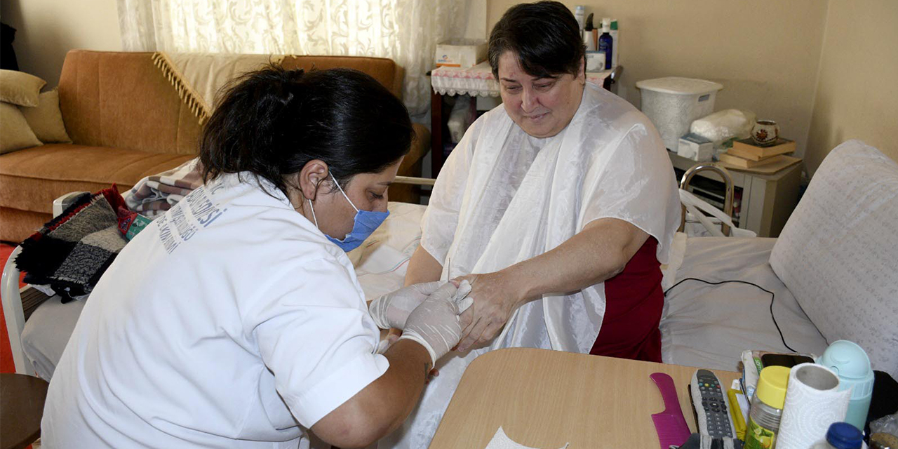 Kuşadası’nda ‘Evde Bakım Birimi’ ile hayat daha kolay