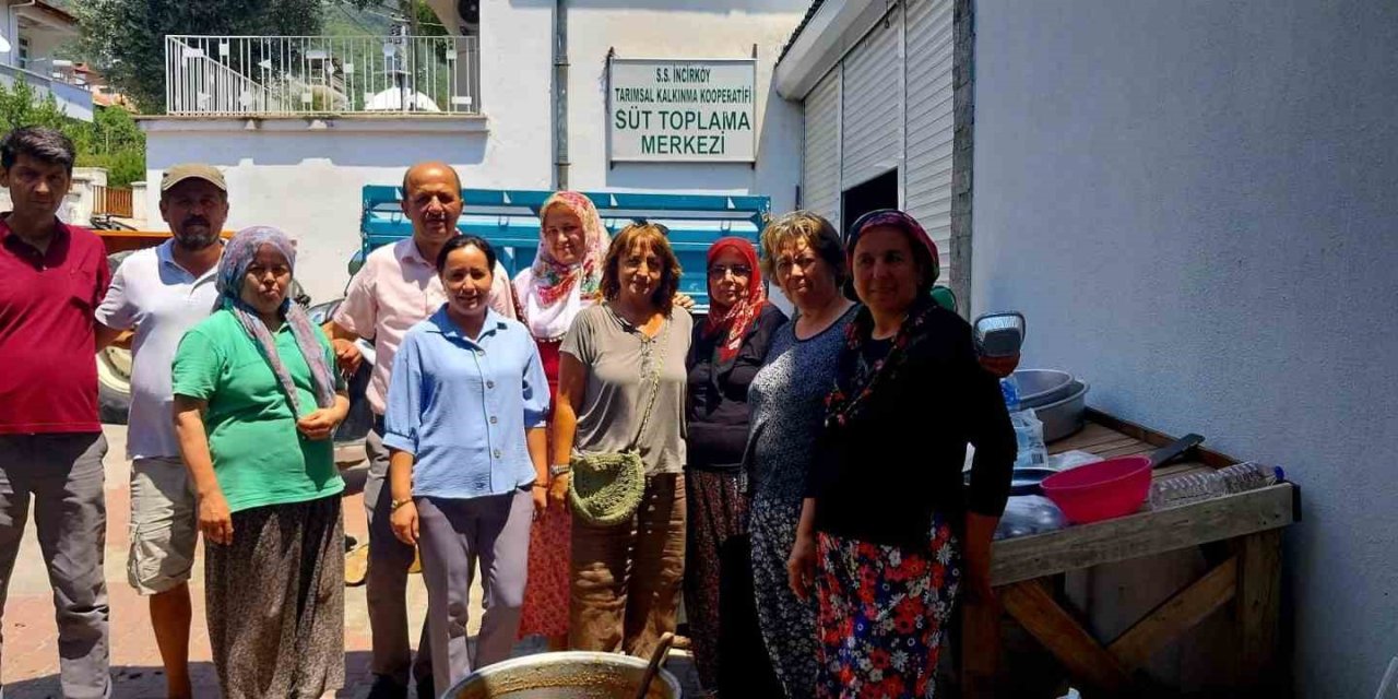 İncirköy’de imece usulü aşure etkinliği gerçekleştirildi