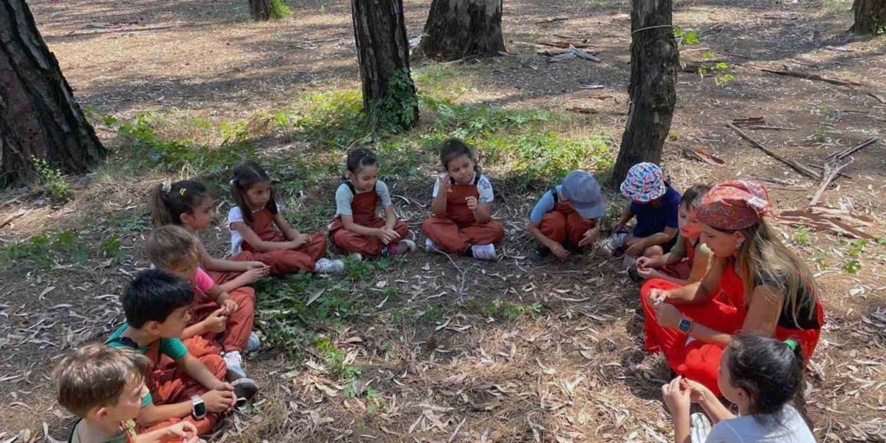 Öğrencilerden Tıbbi Bitkiler Koleksiyon bahçesini Ziyaret