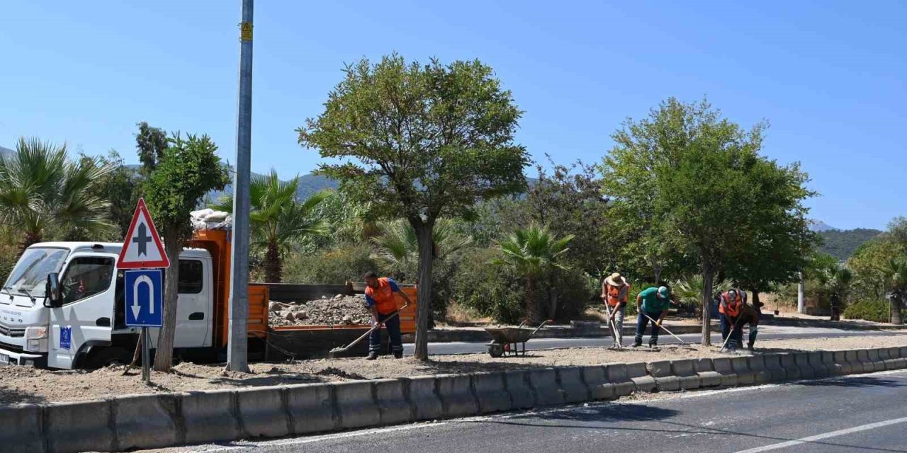 Güzelçamlı’nın refüj ve kavşaklarına estetik düzenleme