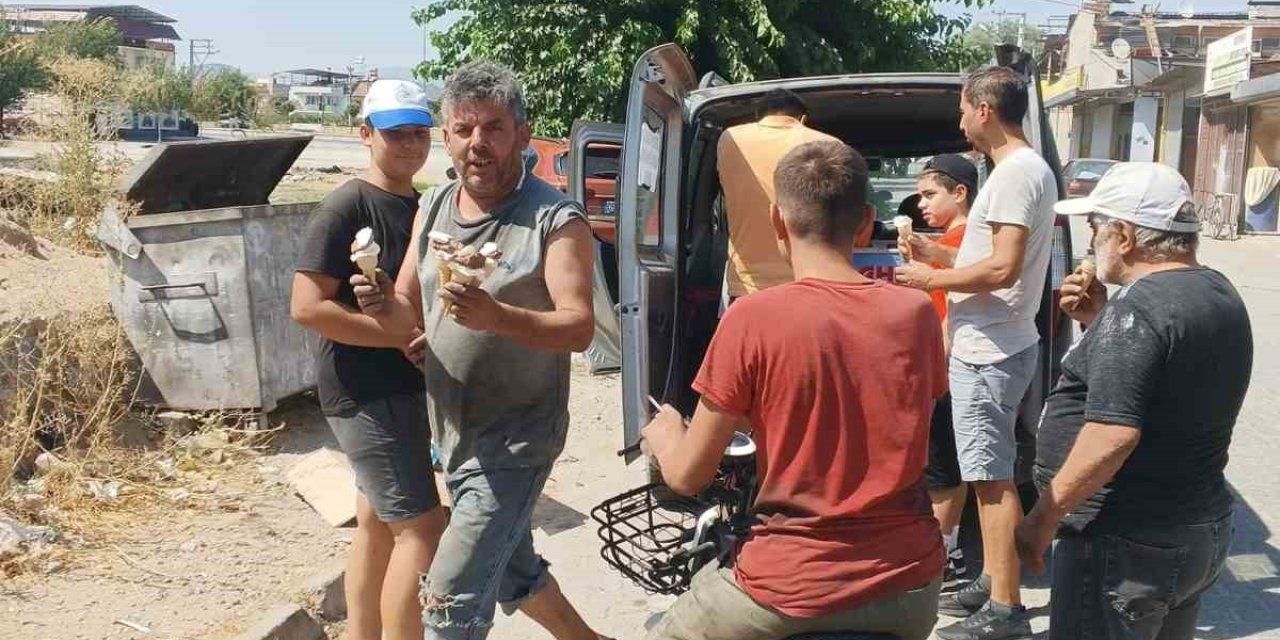 Sanayi esnafını serinleten ikram