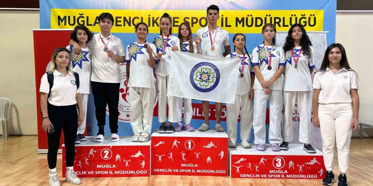 Büyükşehir Belediyesi Sporcularından Tekvando Şampiyonaları’nda büyük başarı