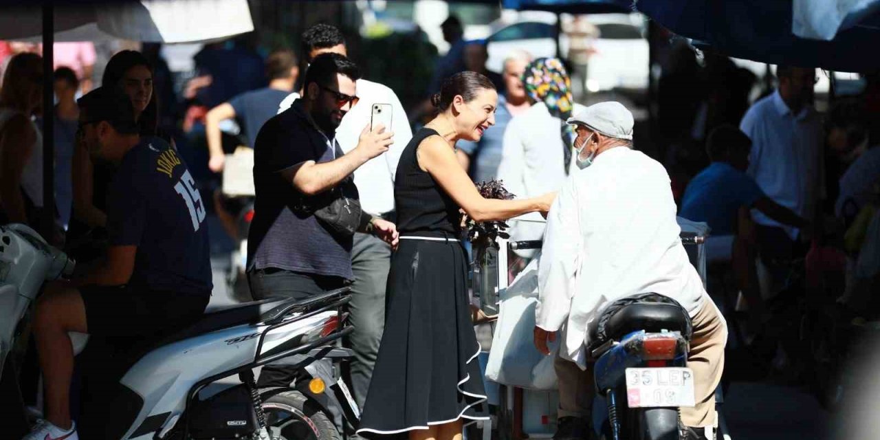 Filiz Başkan, pazarda vatandaşla buluştu