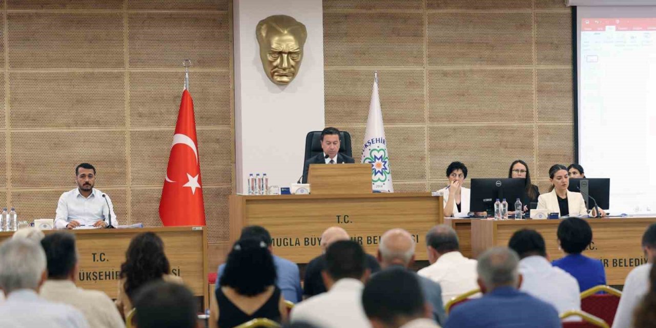 Başkan Aras, “Muğla’ya gelen turist bıraktığı hasar için bedel ödemeli”