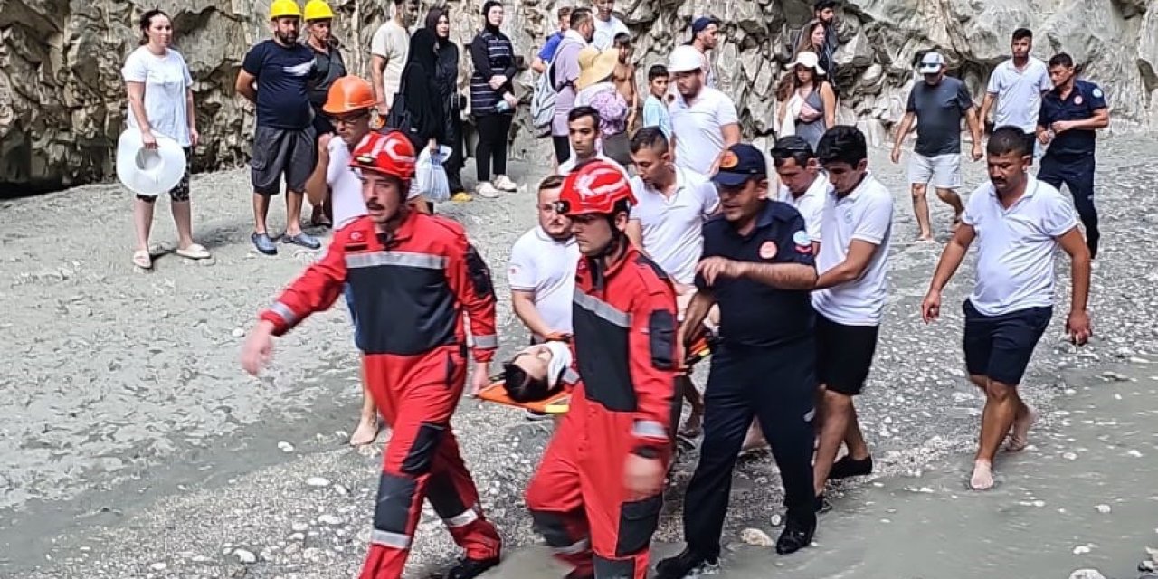 Saklıkent Kanyonu’nda düşen kaya parçası 2 turisti yaraladı