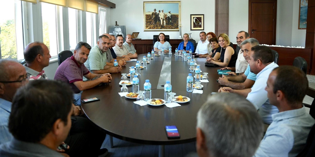 Başkan Gençay, muhtarlarla bir araya geldi