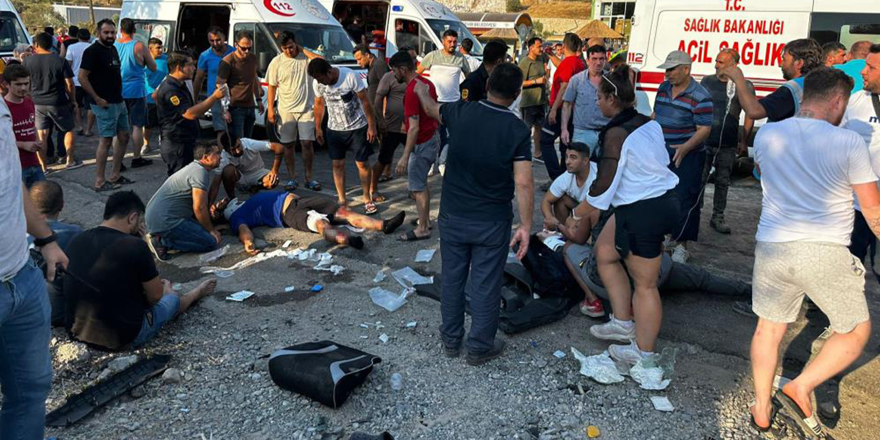 İşçi servisi ile itfaiye aracı çarpıştı: 8 yaralı