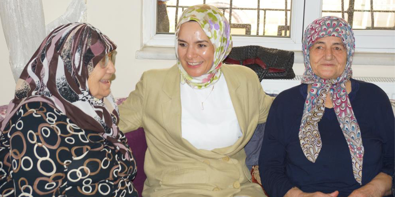 Aile ve Sosyal Hizmetler Bakanı Göktaş, Aydın’da yaşlı çınarlarla bir araya geldi