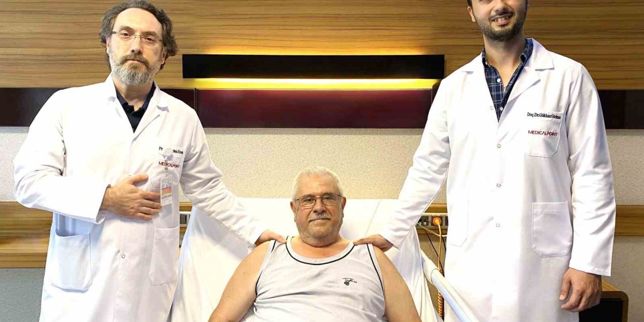 Beyin tümörünü burundan çıkardılar