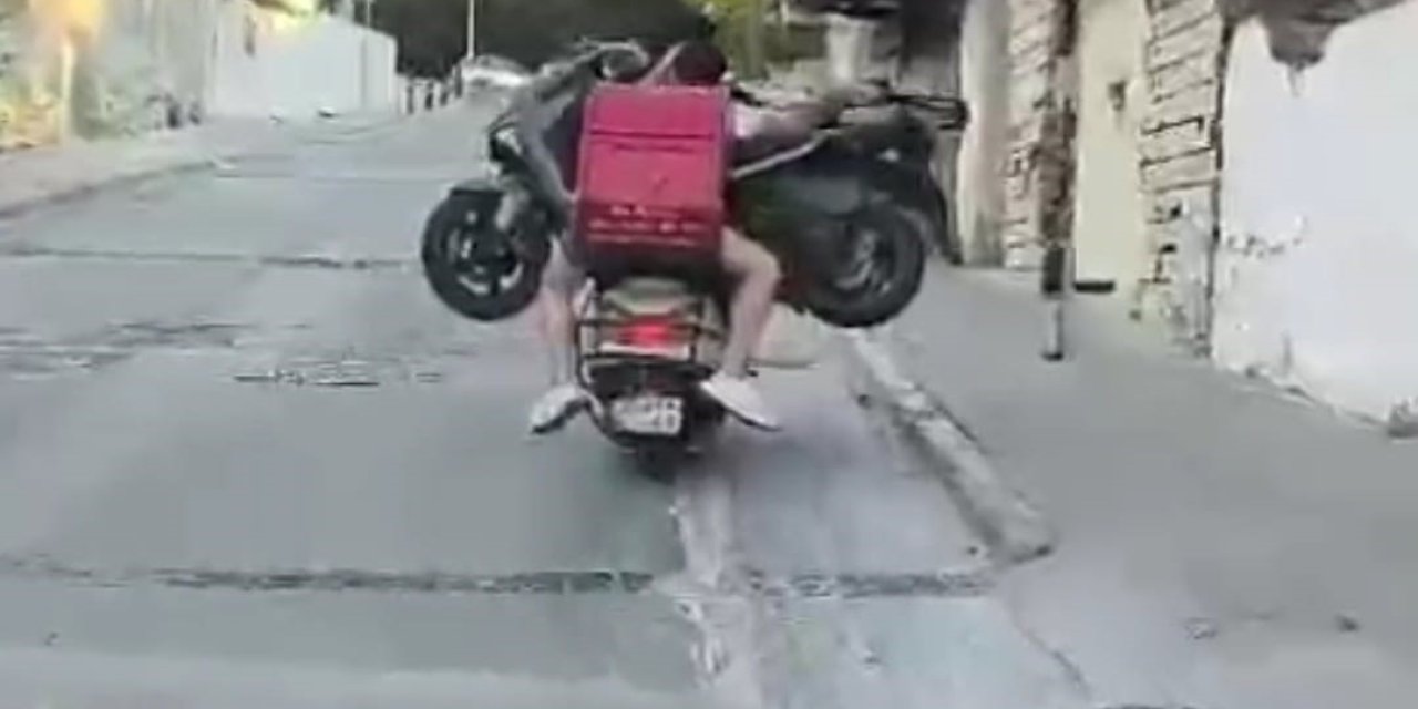 İzmir’de ilginç görüntü: Motosiklet üstünde motosiklet taşıdılar