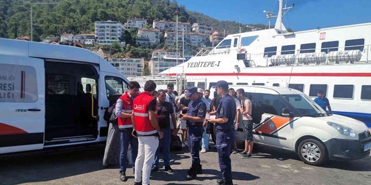 Fethiye-Marmaris feribotunda düzensiz göçmenler yakalandı