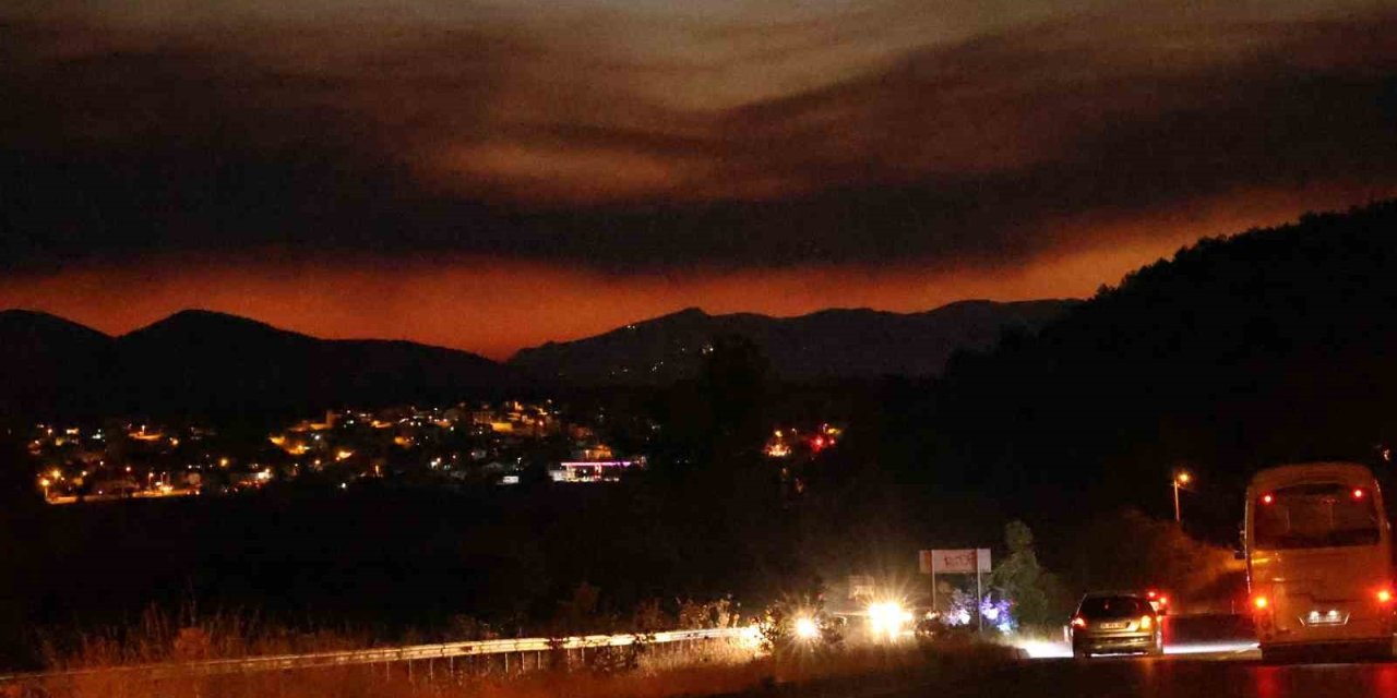Aydın ve Milas yangınının kara bulutları Menteşe’ye ulaştı