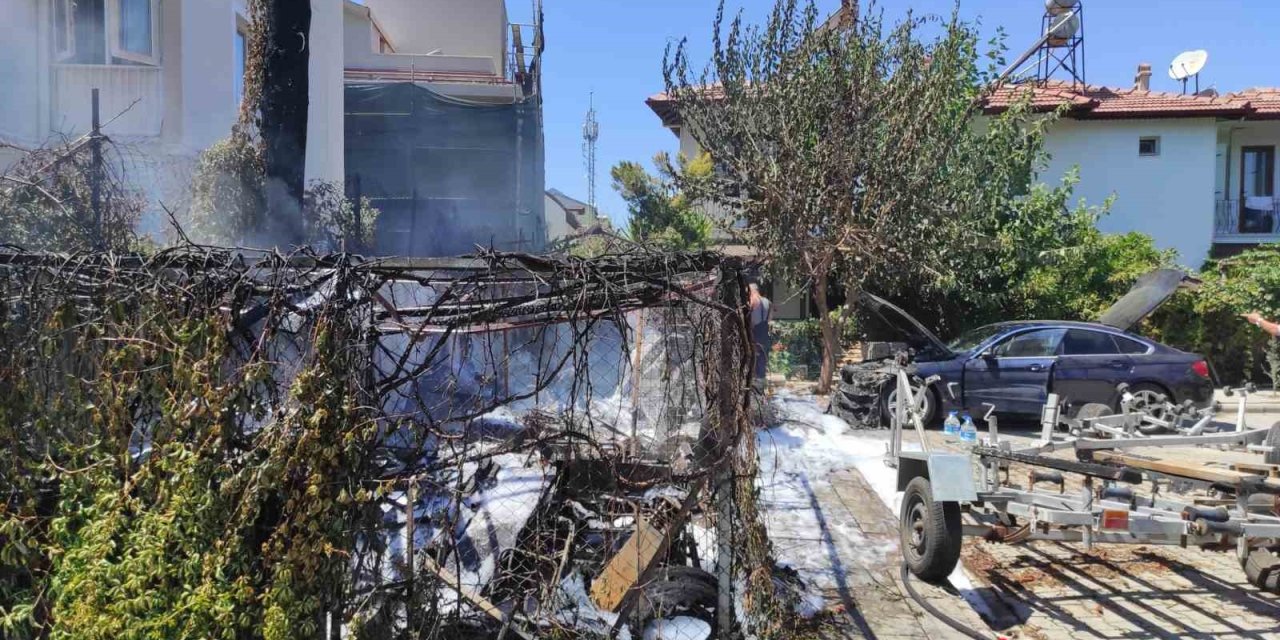 Fethiye’de çıkan yangında depo ve araba alevlere teslim oldu