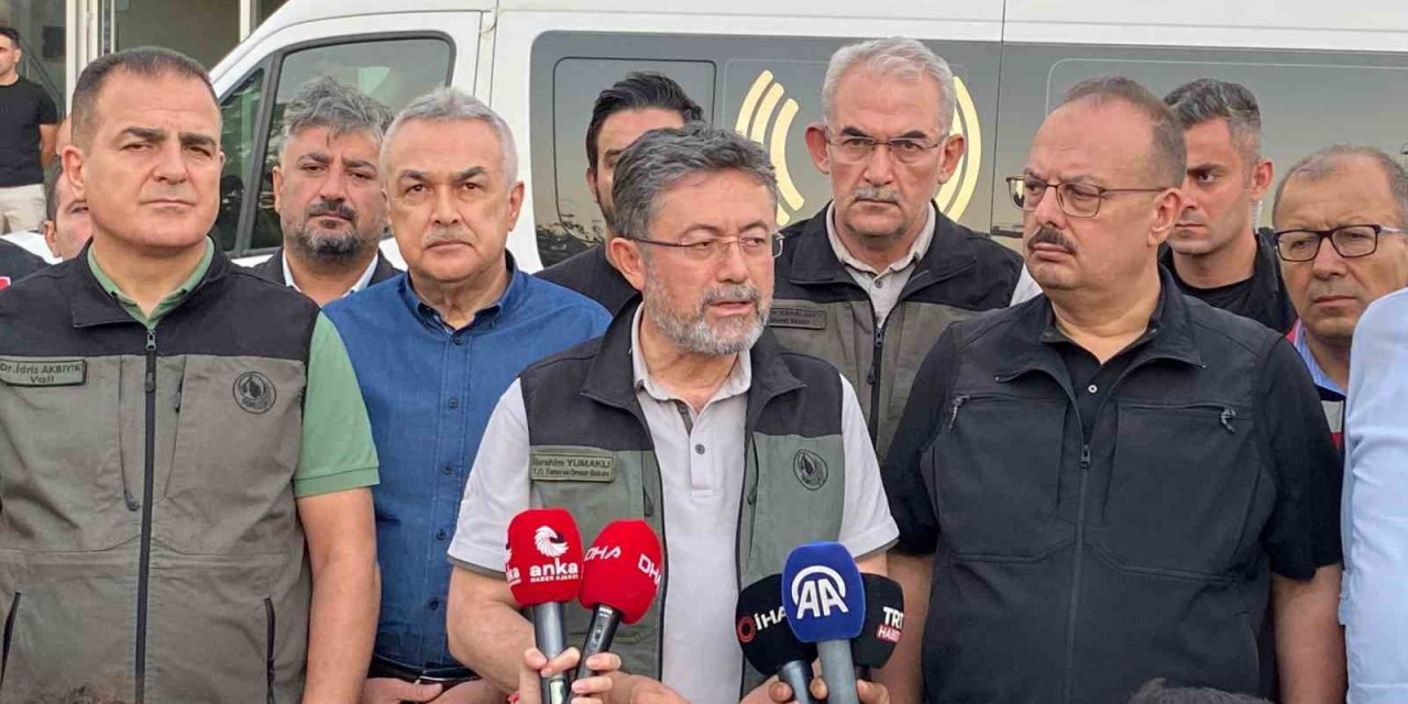 Tarım ve Orman Bakanı Yumaklı: "Yangınla mücadelede yorulmayan bir düşmanla savaşıyoruz"