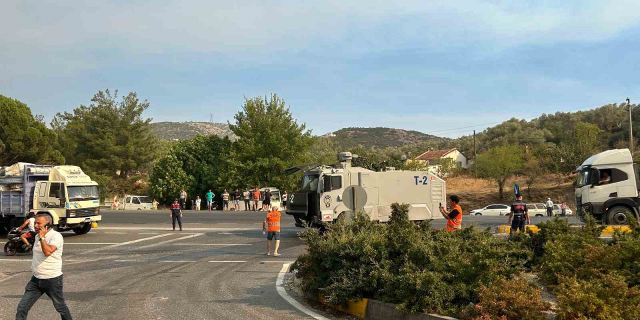 Orman yangını dolayısıyla Yatağan girişi trafiğe kapatıldı
