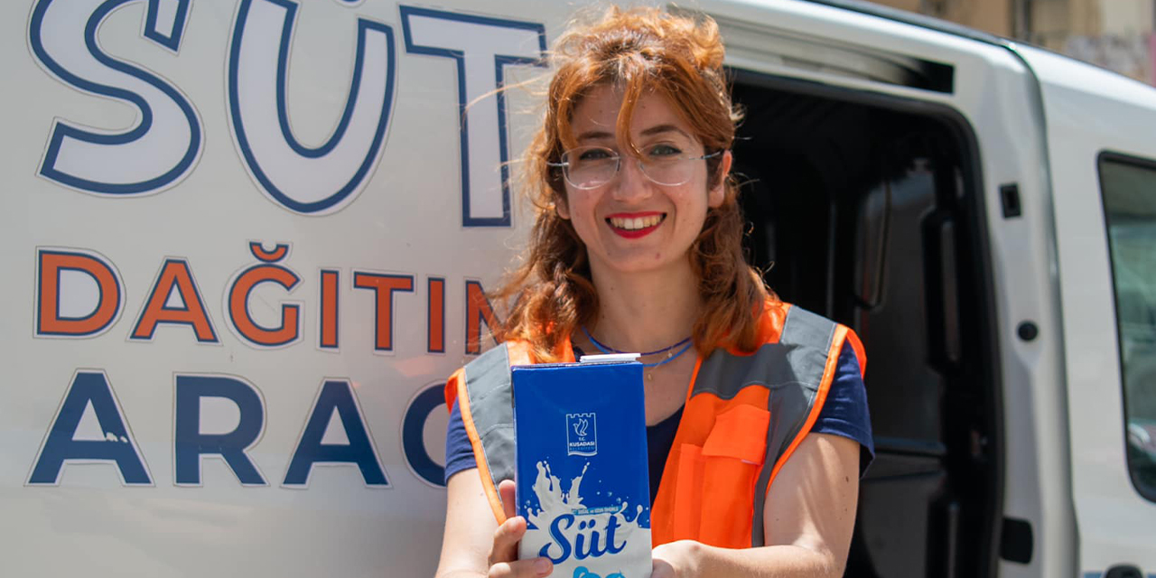 Kuşadası Belediyesi’nden çocukların gelişimine süt desteği
