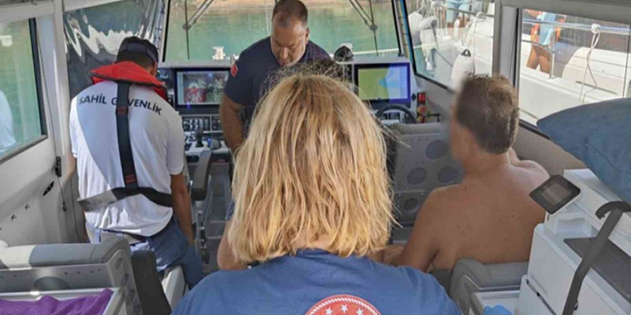 Özel teknede yaralanan vatandaşa Sahil Güvenlikten tıbbi tahliye