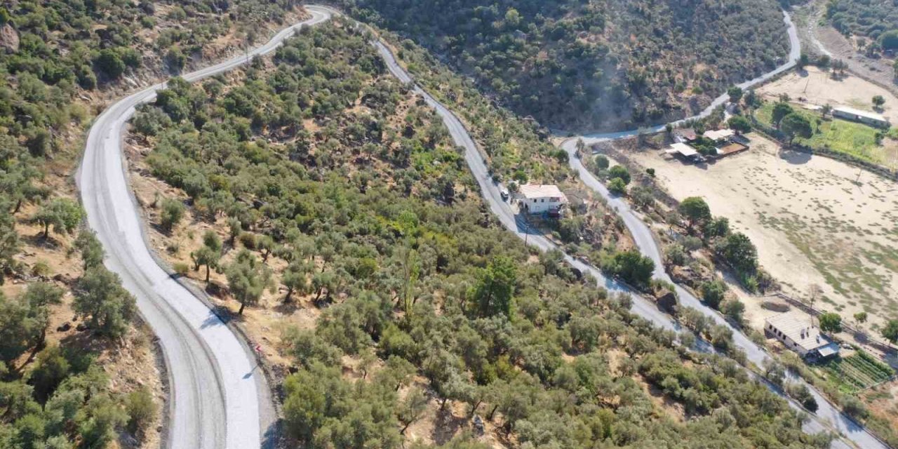 Çerçioğlu Söke’nin dört bir yanında yol yapım çalışmalarına devam ediyor