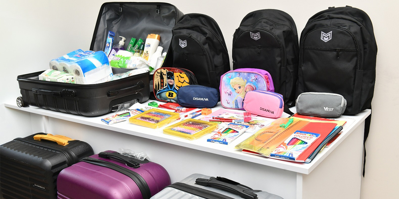 Çiğli Belediyesi’nden öğrencilere çanta ve valiz desteği