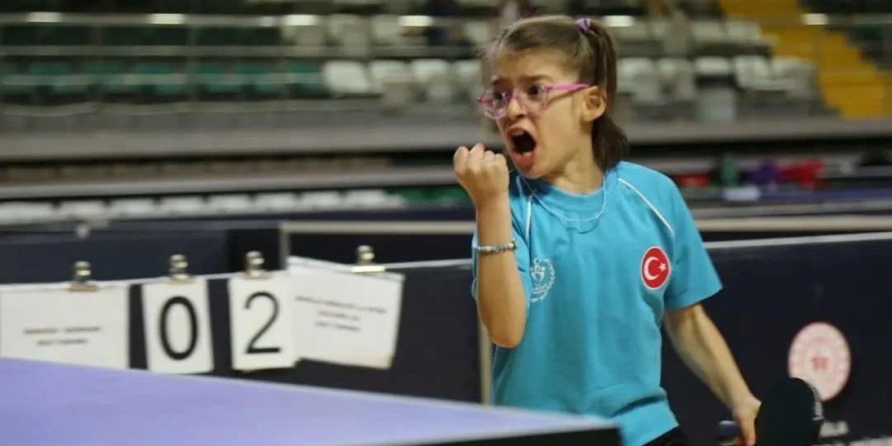 Milli sporcu Üstündağ, Fransa’ya uğurlandı