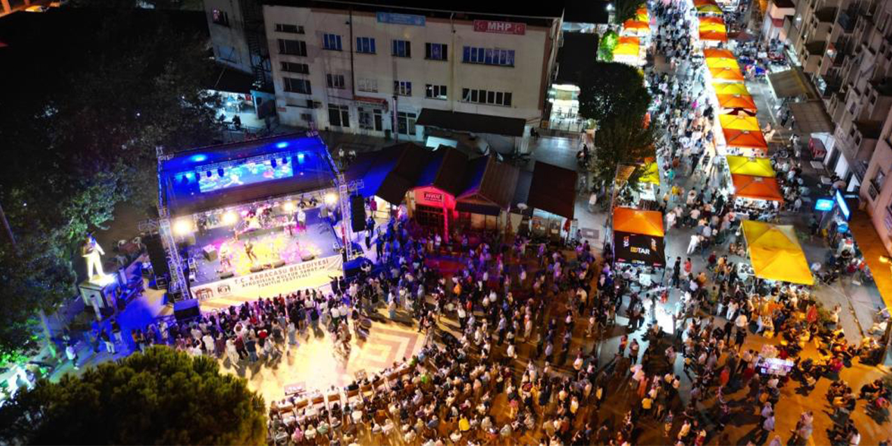 Karacasu festivalinde halk konserleri büyük ilgi gördü