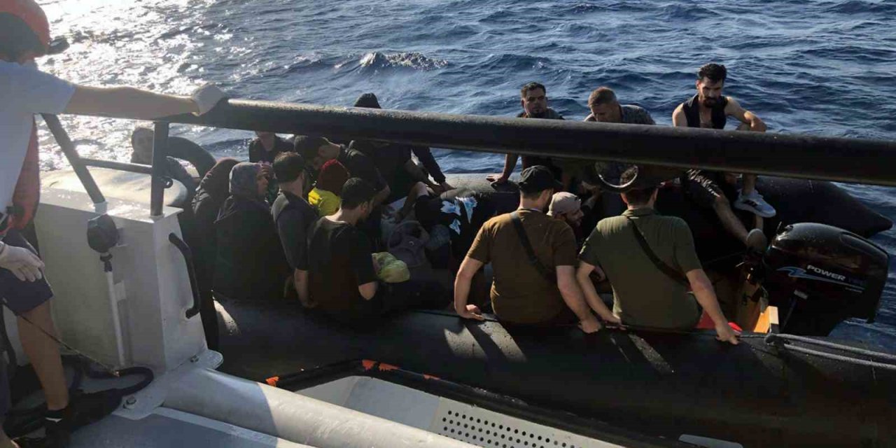 Datça’da 40 düzensiz göçmen yakalandı